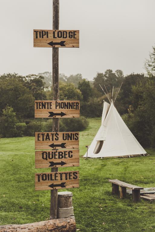 Hotel Les Tipis Du Bonheur De Vivre Brûlon Exterior foto